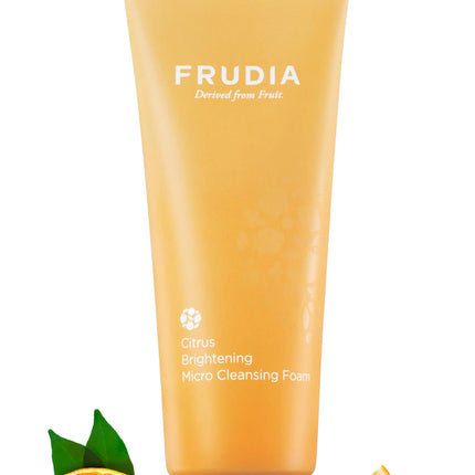 FRUDIA. Citrus Espuma Limpiadora Iluminadora. Extracto de las Mandarinas de Jeju. Contiene Vitamina C. Elimina el Maquillaje y las Impurezas. Aporta Luminosidad y Refresca la Piel.